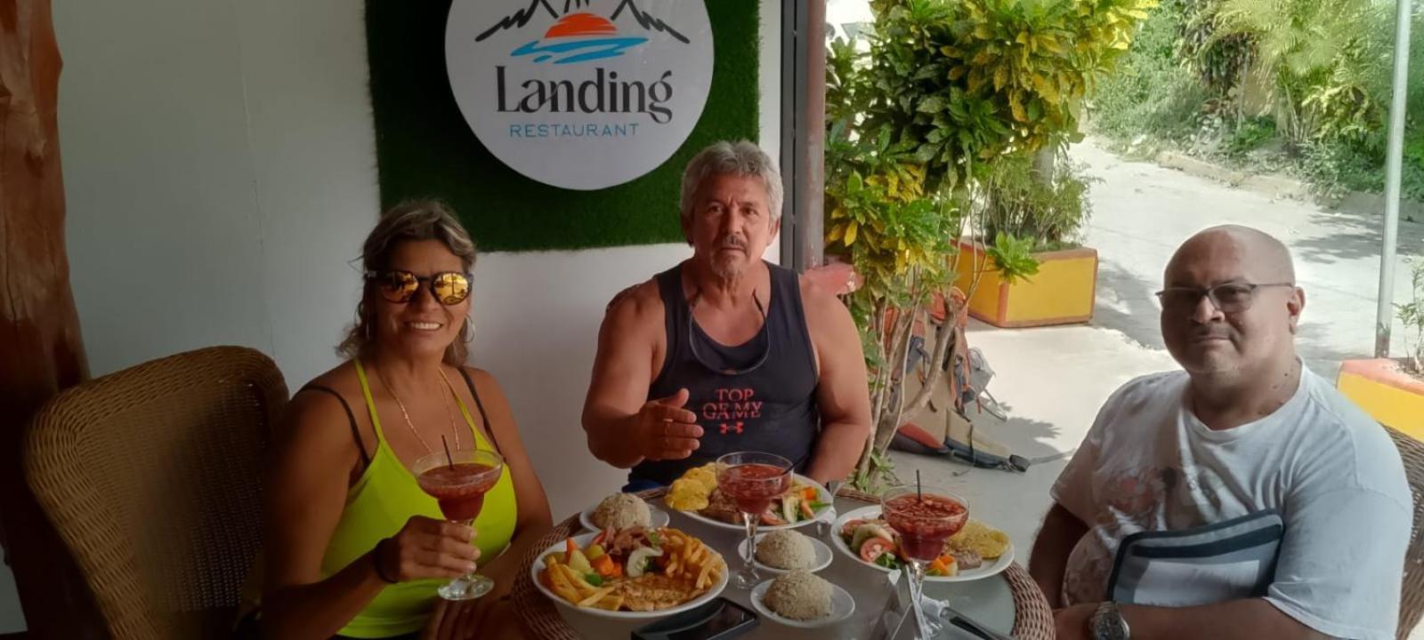 The Landing Hotel And Restaurant Moyogalpa Esterno foto