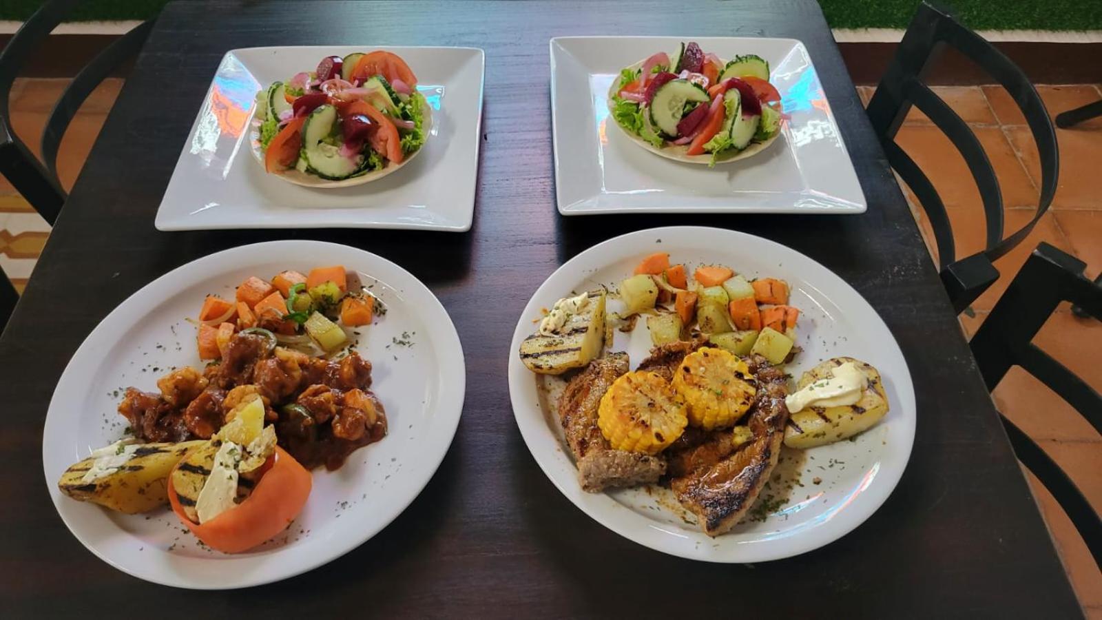 The Landing Hotel And Restaurant Moyogalpa Esterno foto