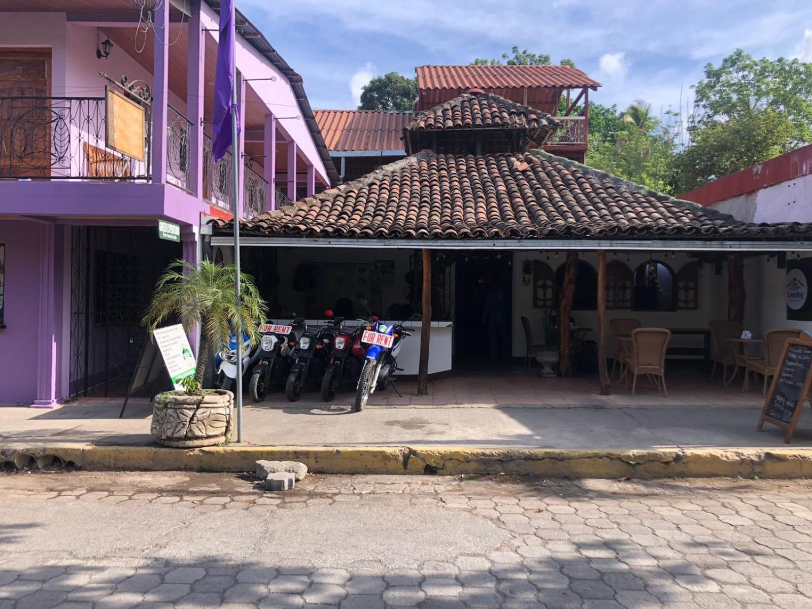 The Landing Hotel And Restaurant Moyogalpa Esterno foto