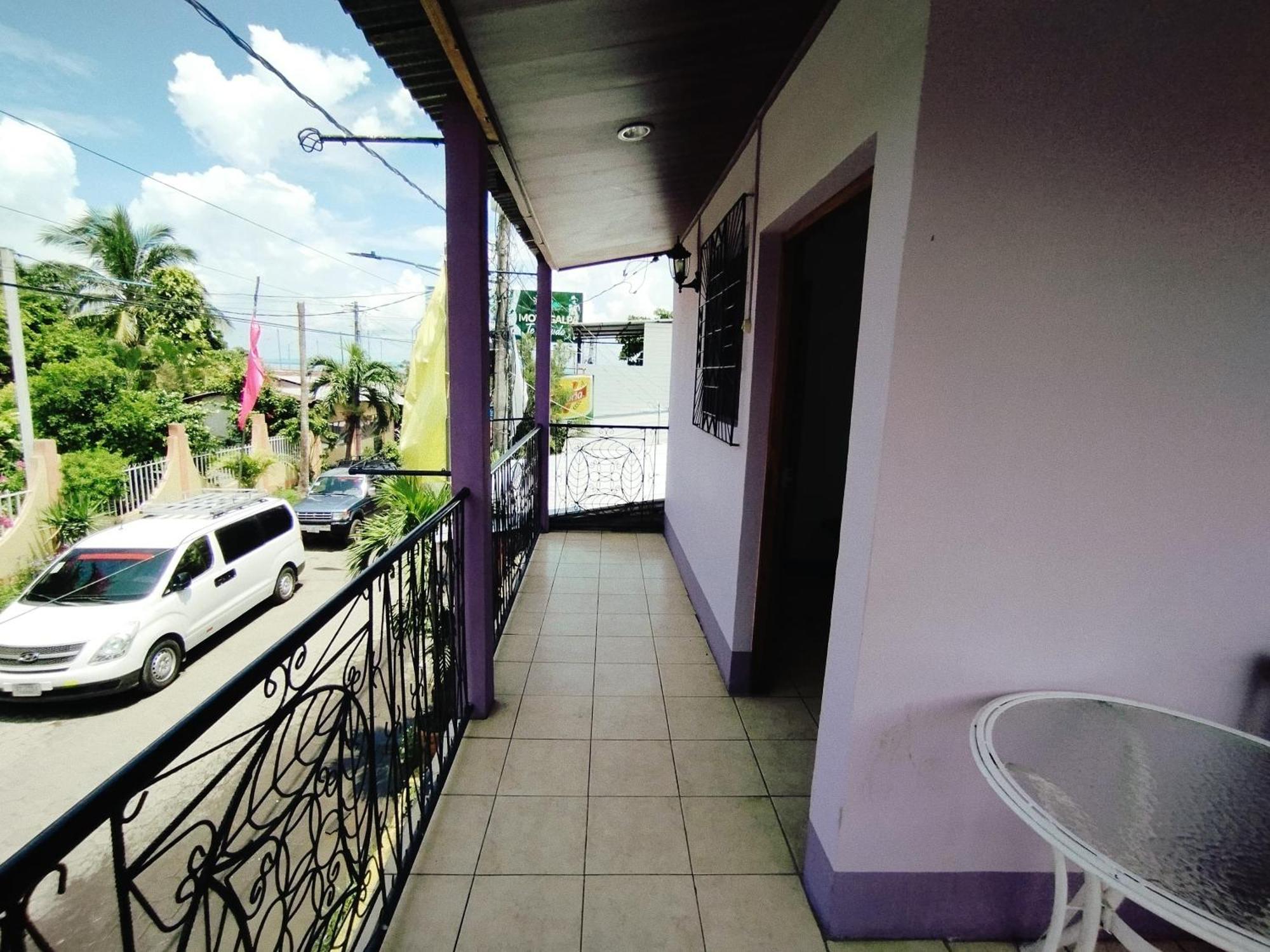 The Landing Hotel And Restaurant Moyogalpa Esterno foto